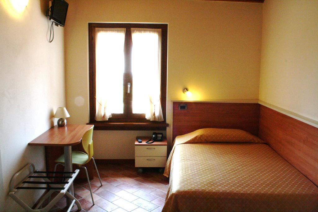 Bed&Wine Hotel Negrar Szoba fotó