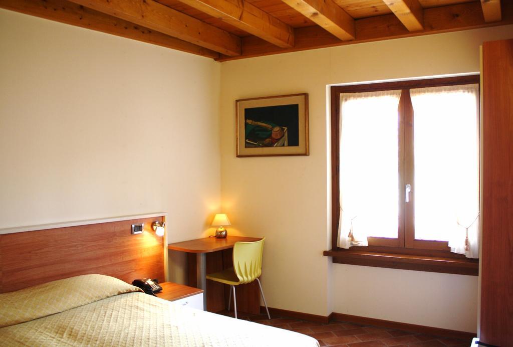 Bed&Wine Hotel Negrar Szoba fotó